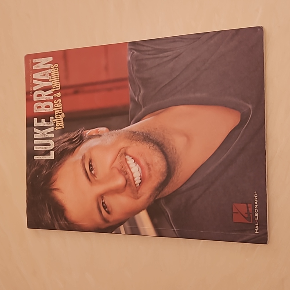 Luke Bryan Songbook - Tailgates & Tanlines